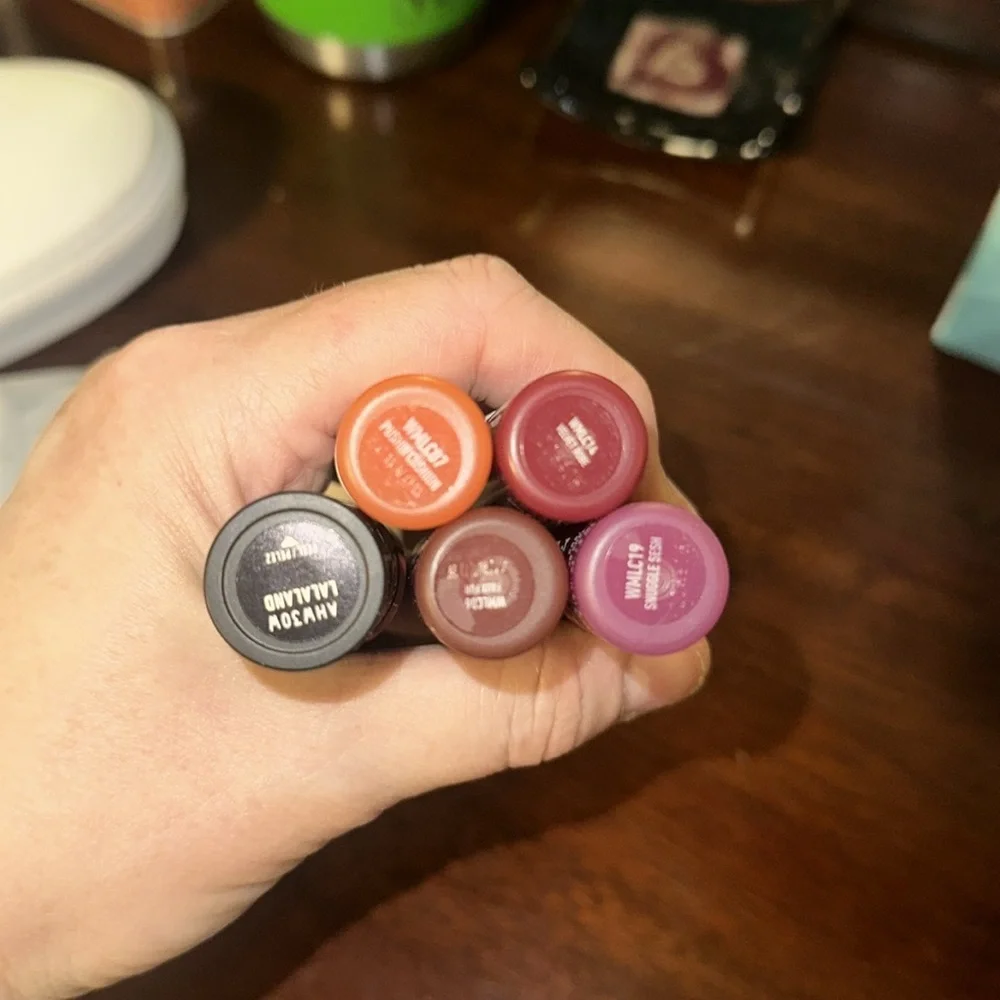 NYX 4 x lip cream and 1 lipstick. 3 sealed and 2 broken seal but as new.